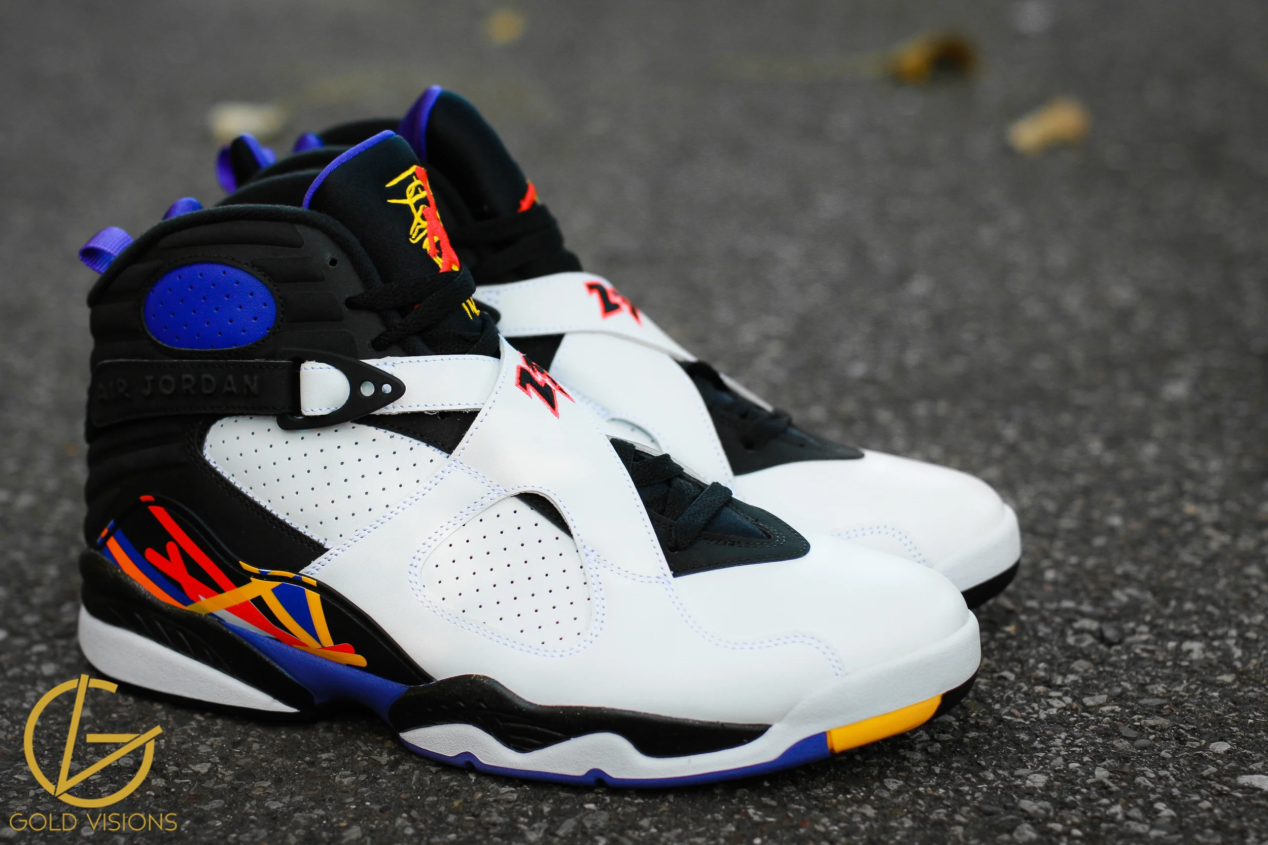 Gold-Visions-Air-Jordan-8-3-peat-01.jpg