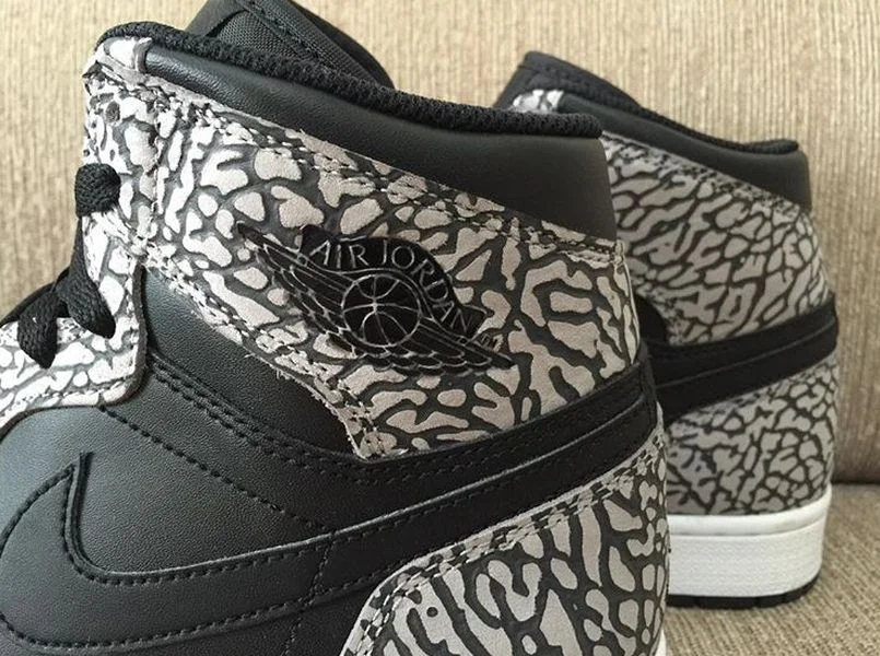 air-jordan-1-unsupreme-elephant-print-2.jpg