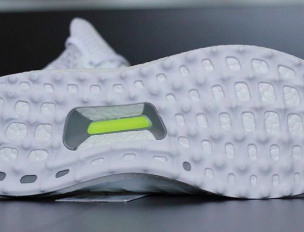 adidas-ultra-boost-triple-white-2016-1.png