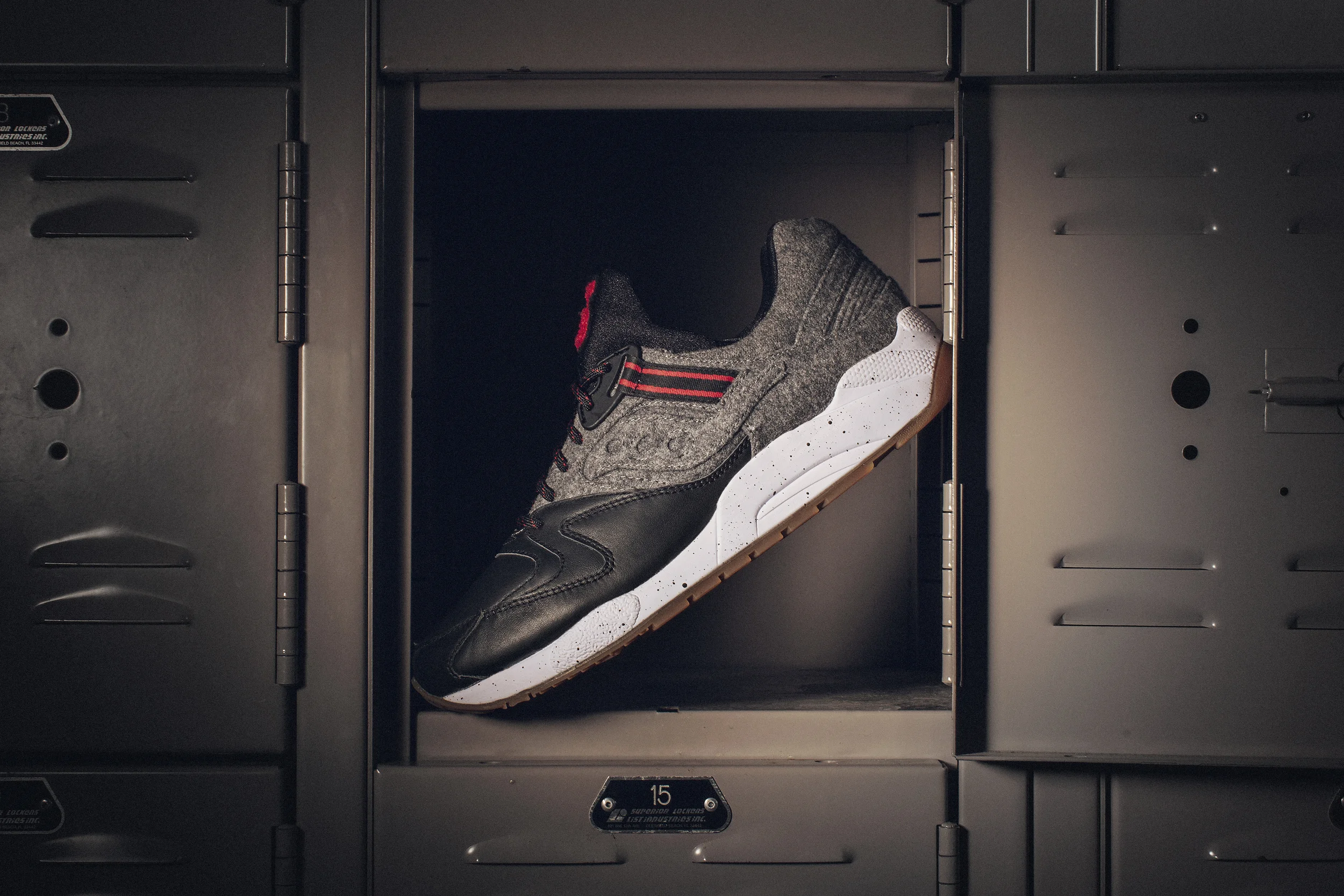 saucony shadow 9000 silver