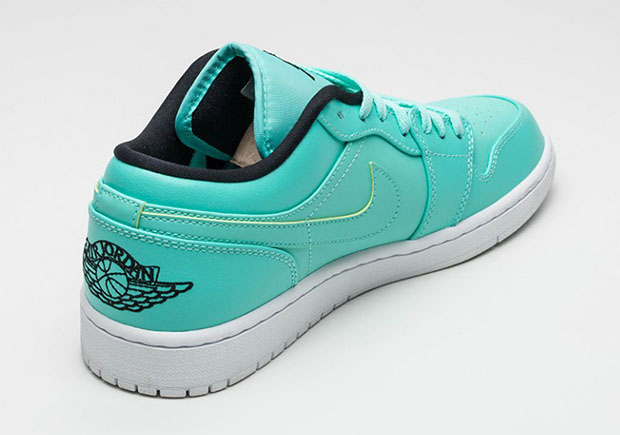 Air-Jordan-1-Low-Hyper-Turquoise-3.jpg