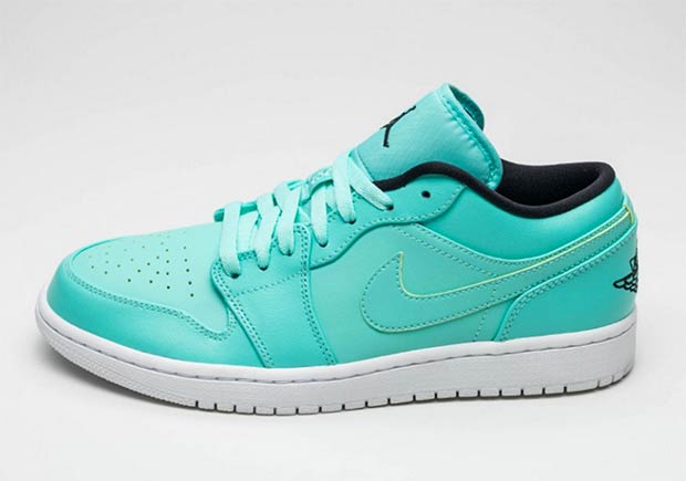 Air-Jordan-1-Low-Hyper-Turquoise-1.jpg