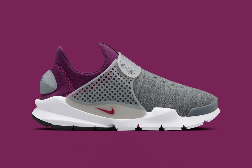 nikelab-tech-fleece-sock-darts-02.jpg