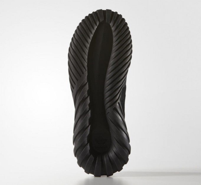 adidas-tubular-doom-black-4-681x629.jpg