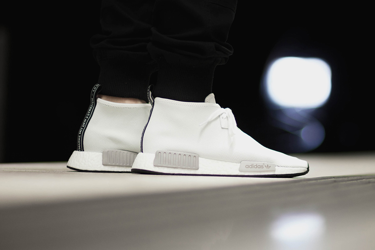 The Adidas Chukka "Vintage White" Release Overseas Week Sneaker Shouts