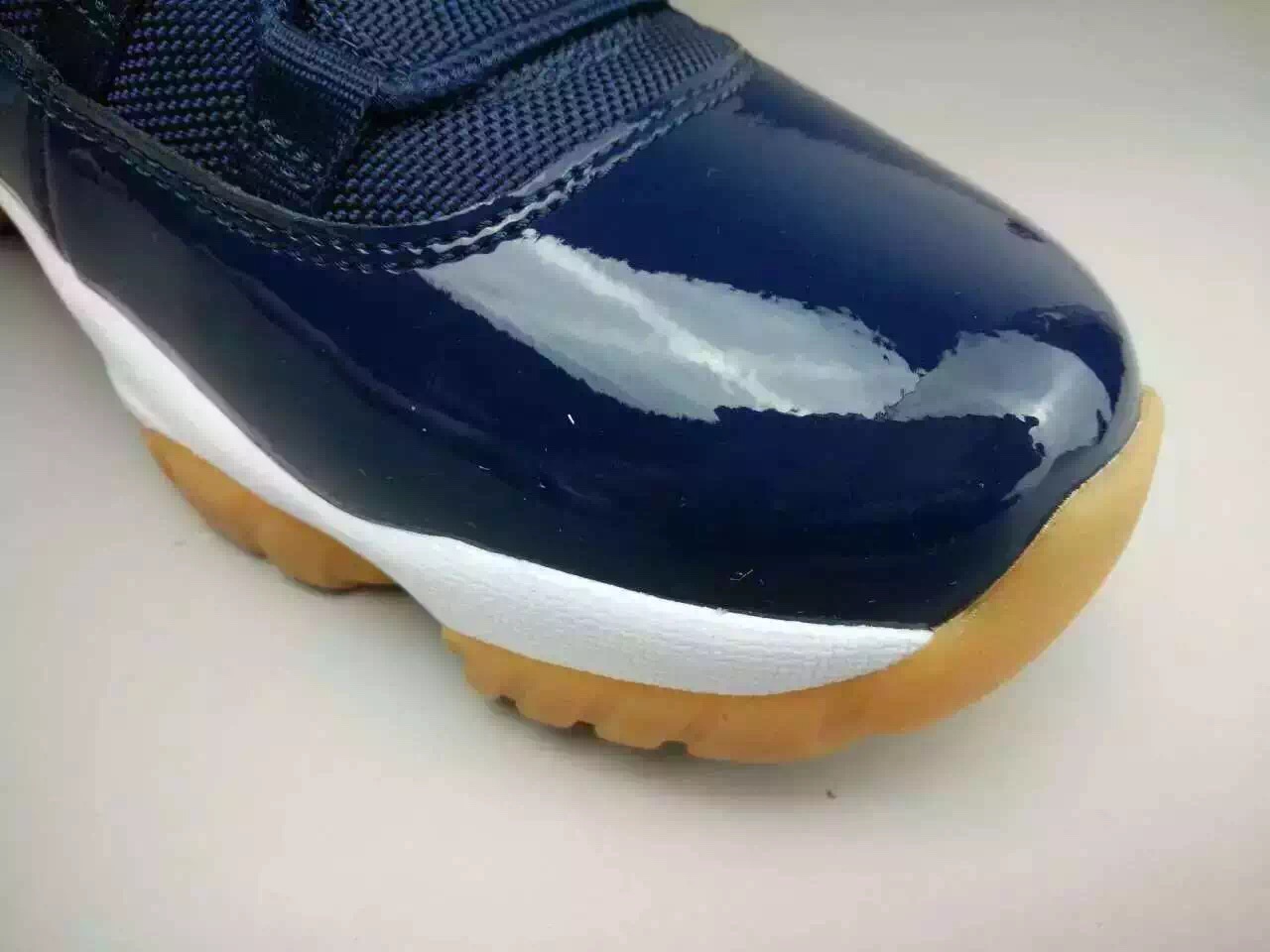 air-jordan-11-low-midnight-navy-gum-03.jpg