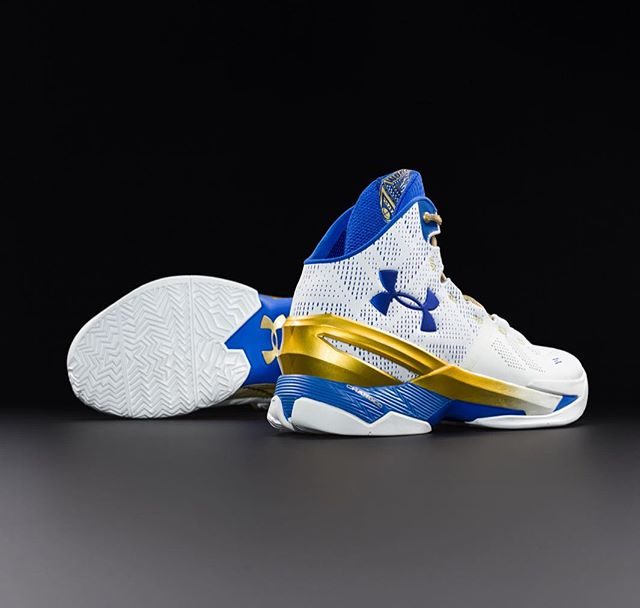 Under-Armour-Unveils-the-Curry-2-Gold-Rings-1-640x608.jpg