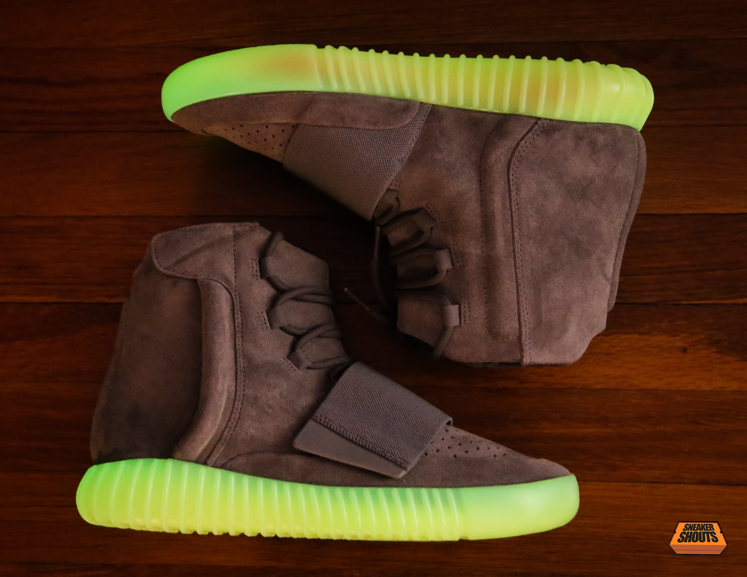 Tagged-Adidas-Yeezy-750-Boost-Light-Grey-Gum-Glow-In-The-Dark-9.png