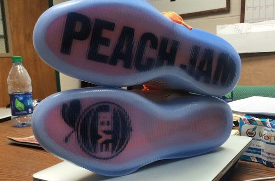kobe 11 peach jam