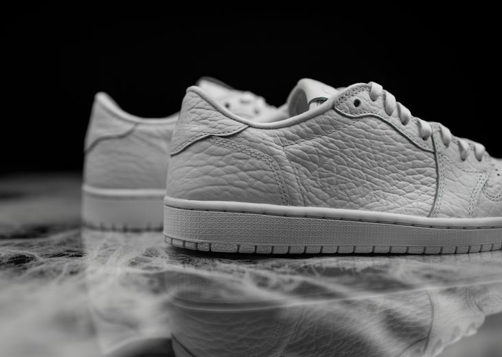 air-jordan-1-low-no-swoosh-white-1.png