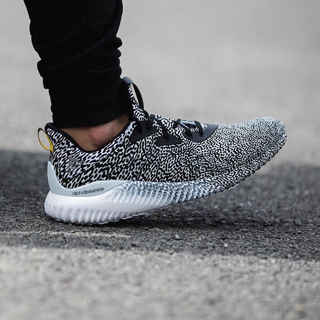 Alphabounce og top