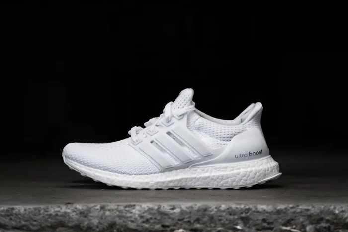 adidas ultra boost 2.0 triple white