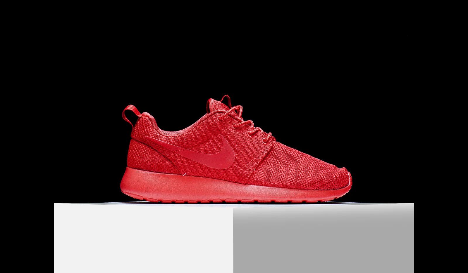 nike roshe one varsity red