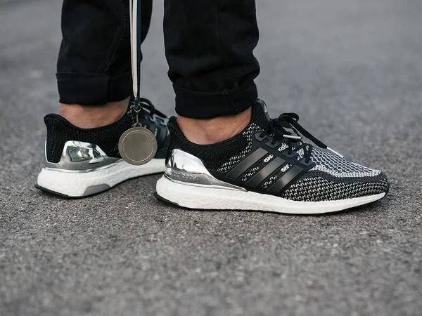 adidas ultra boost silver medal