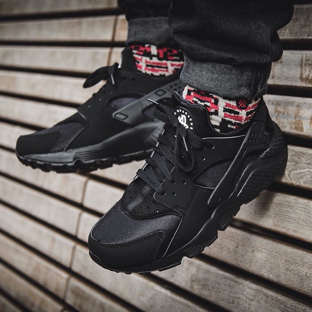 nike huarache black price