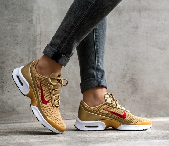 Haz lo mejor que pueda Hermano Becks Now Available: Women's Nike Air Max Jewel QS "Metallic Gold" — Sneaker  Shouts
