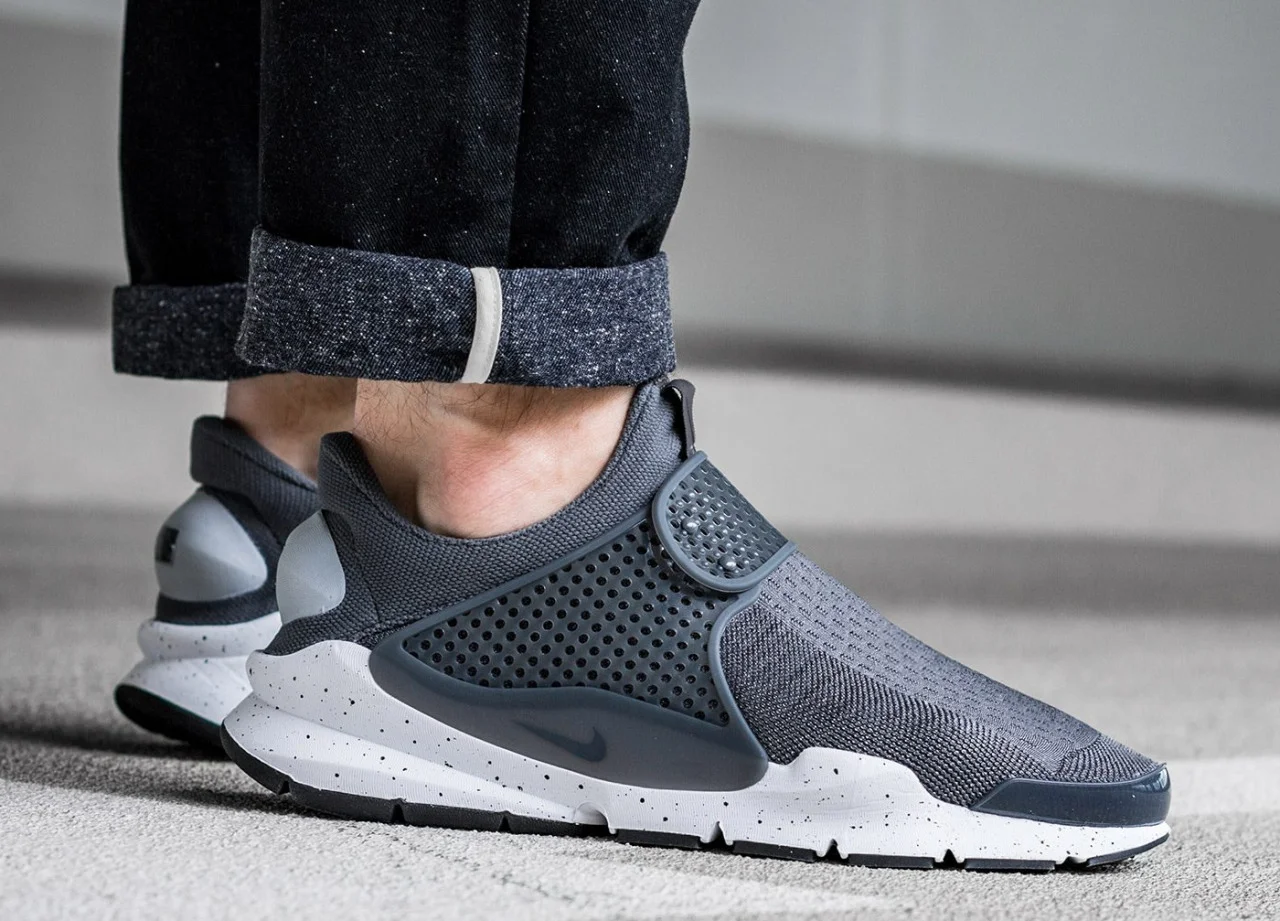 nike sock dart wolf grey