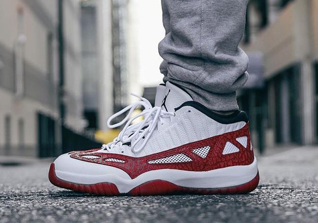 air jordan 11 low ie fire red