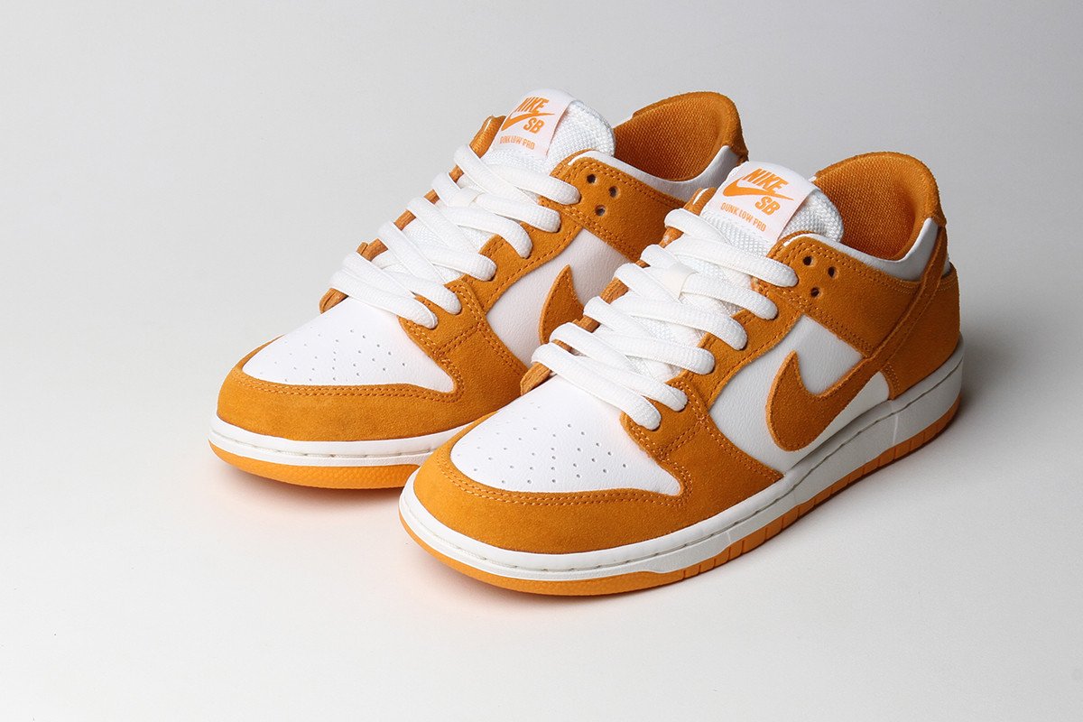 nike dunk circuit orange