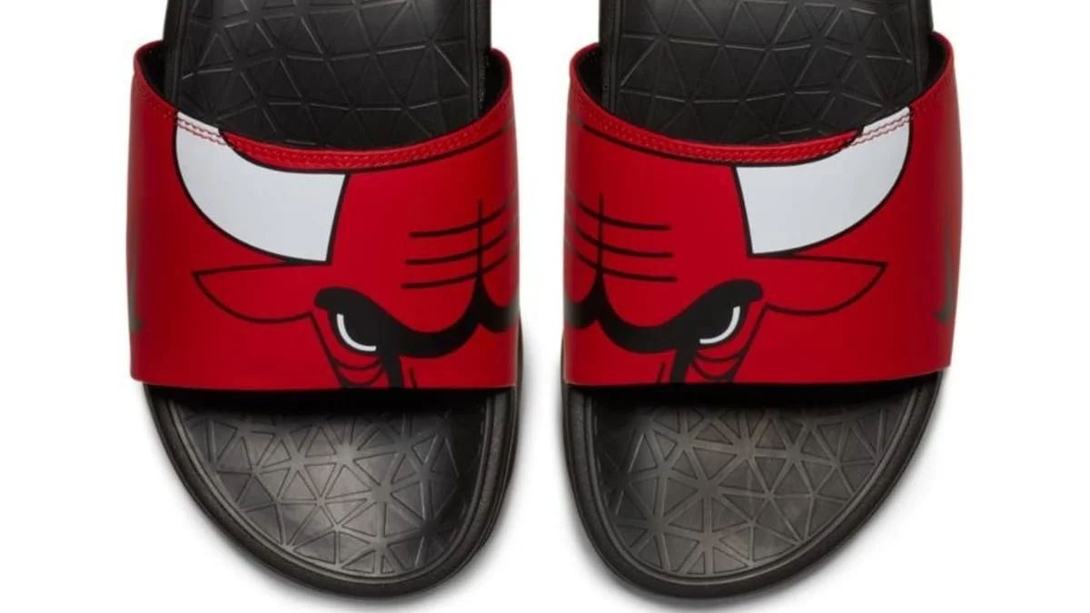 nike benassi bulls