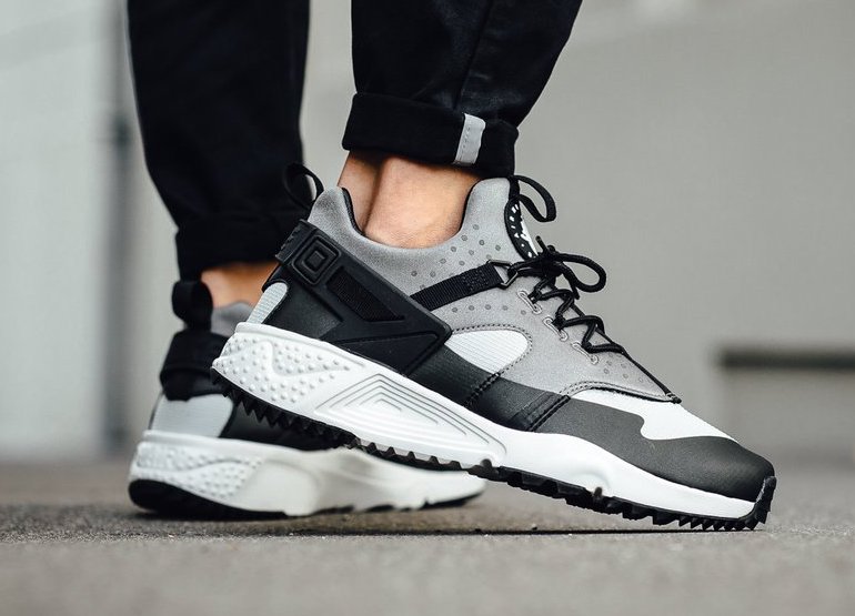 Leidinggevende Eigenlijk beu Nike Air Huarache Utility "Grey" Under Retail — Sneaker Shouts