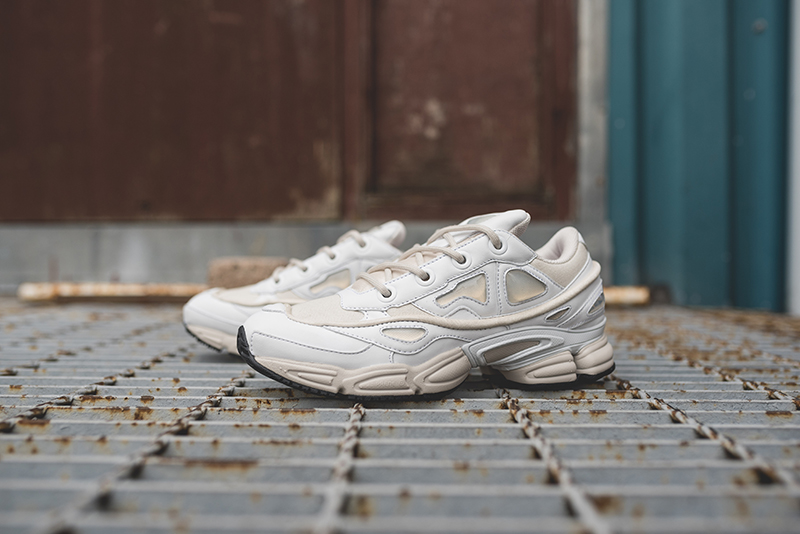 mineral Sinceridad espíritu Raf Simons x adidas Ozweego 3 "Off White" Under Retail — Sneaker Shouts