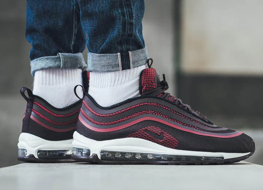 burgundy air max
