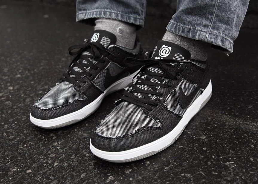 nike sb dunk low medicom