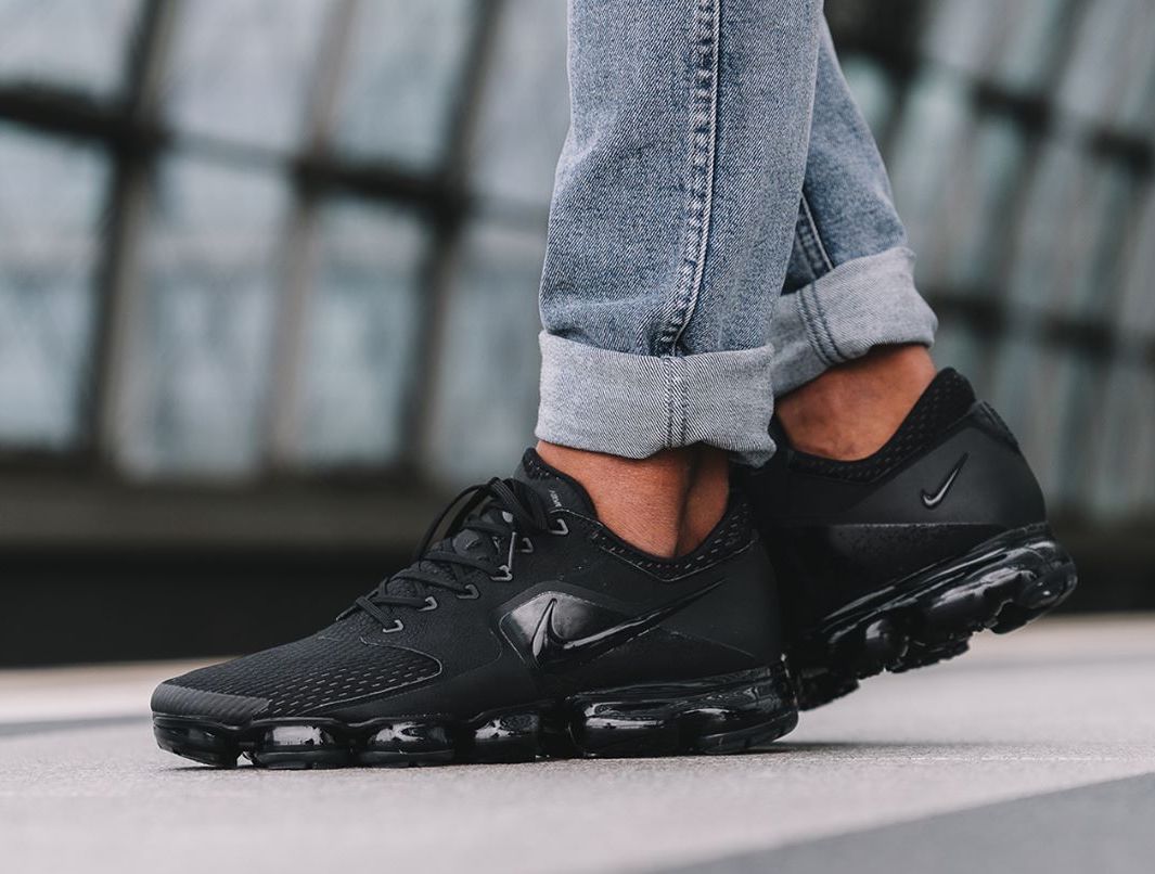 vapormax triple black cs