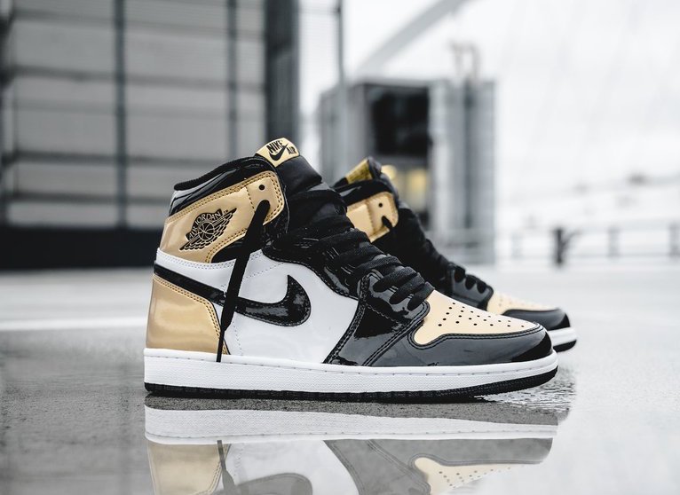 jordan1  gold toe