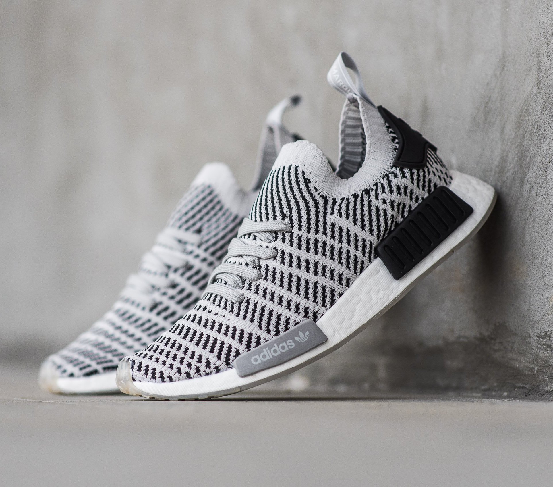 adidas nmd r1 stlt black grey