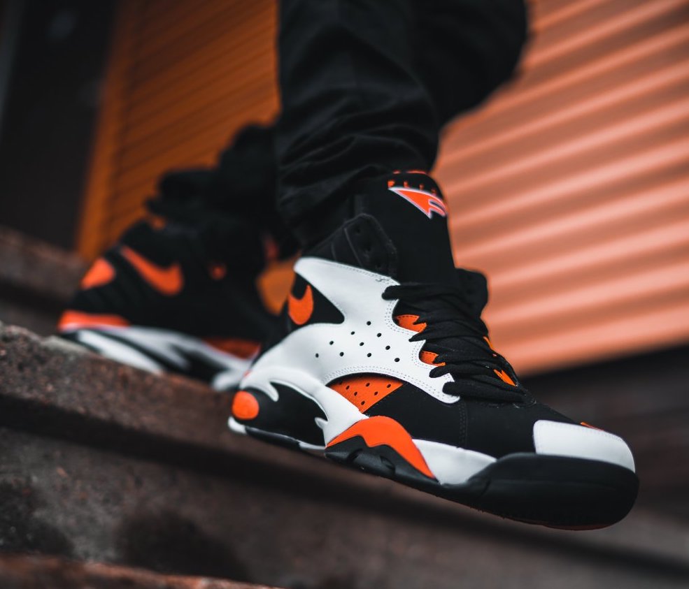 nike air maestro 2 black white