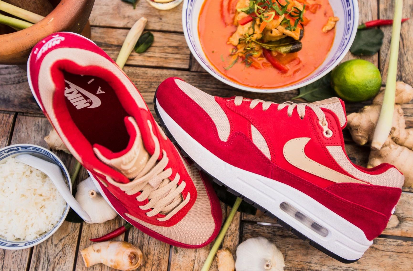 air max 1 curry pack red