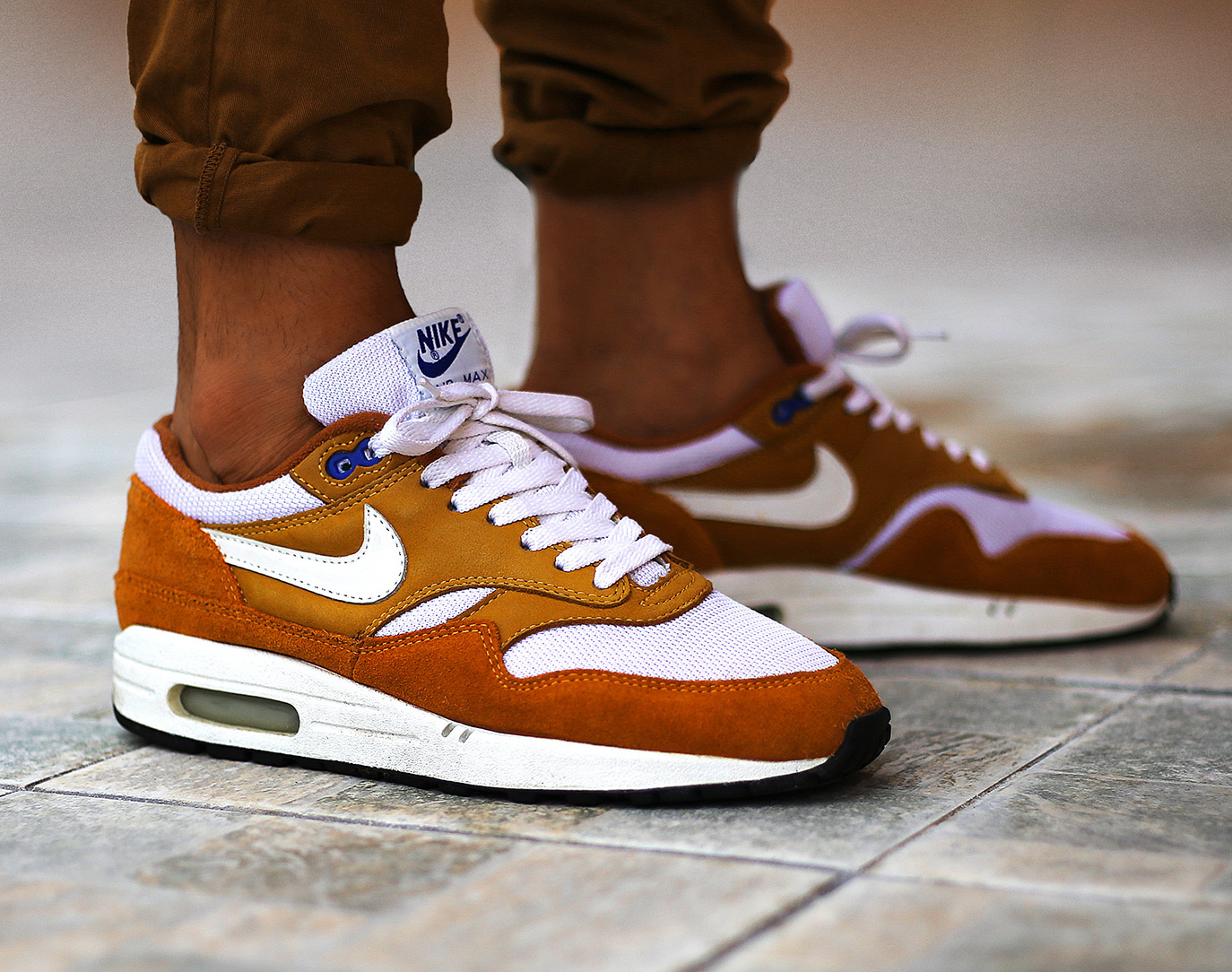 Broma Contaminado Sueño áspero Now Available: Nike Air Max 1 Premium "Dark Curry" — Sneaker Shouts