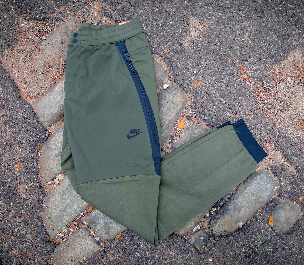 On Nike Tech 2.0 Joggers "Cargo — Sneaker