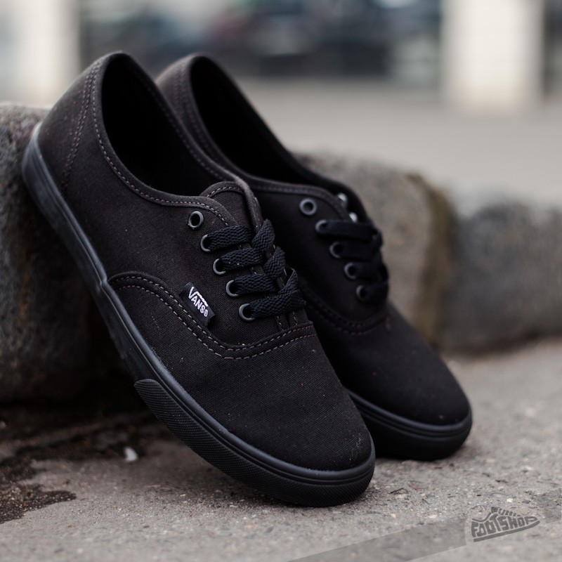 vans authentic black black