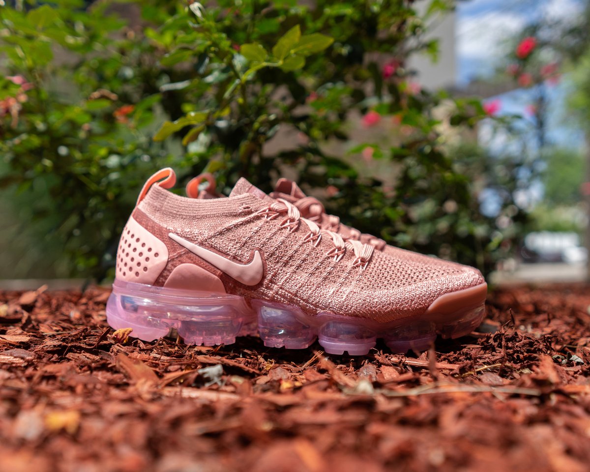 vapormax pink rust