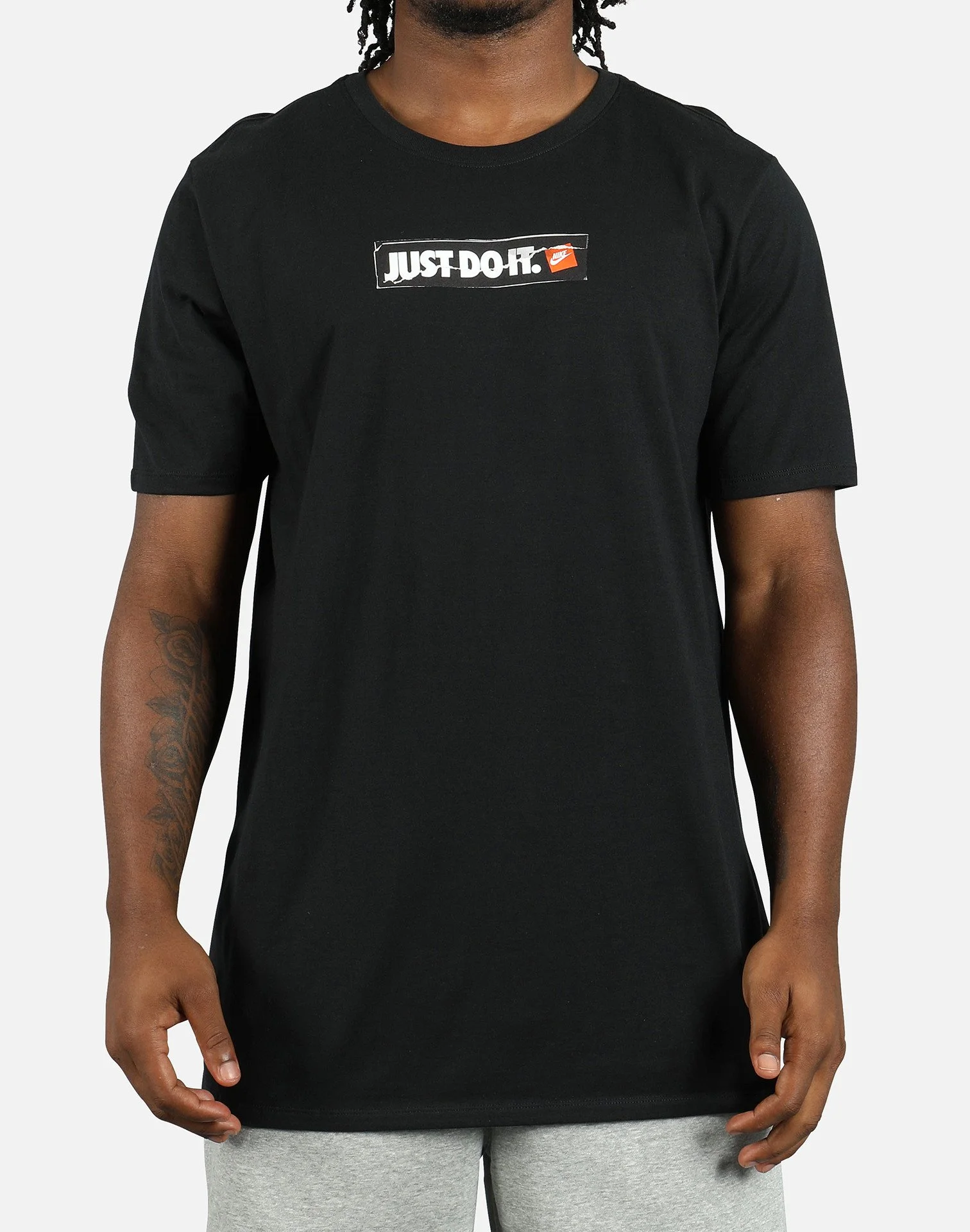 nike_at3445-010_01.jpg