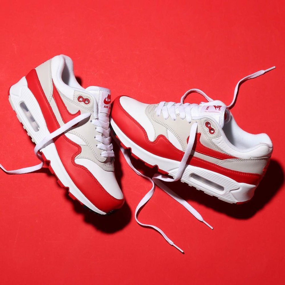 Matar Ardilla derrochador Now Available: Women's Nike Air Max 90/1 "University Red" — Sneaker Shouts