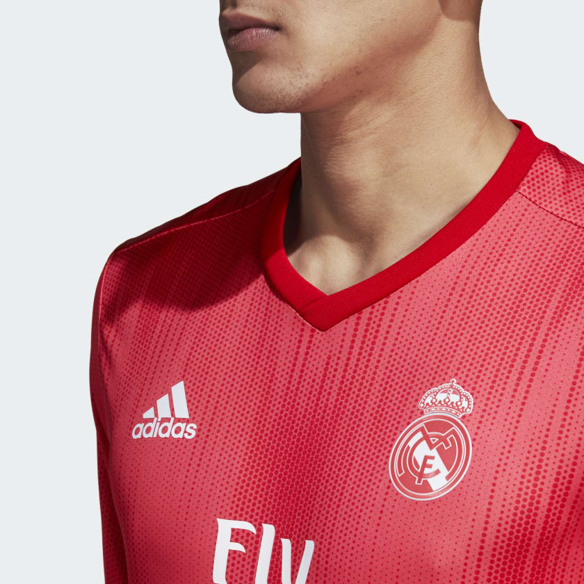 Real_Madrid_Authentic_Third_Jersey_Red_DP5441_41_detail.jpg