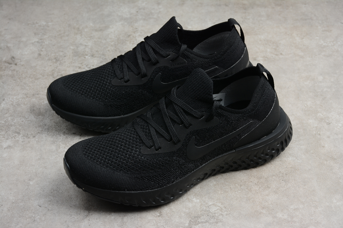 nike flyknit react triple black