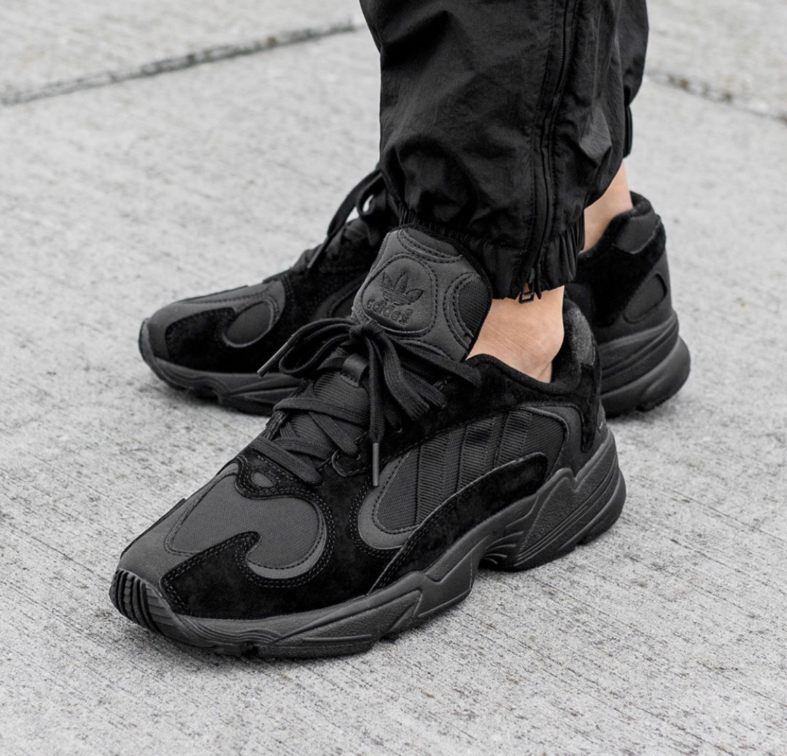 Plasticidad católico alquitrán On Sale: adidas Yung 1 OG "Triple Black" — Sneaker Shouts