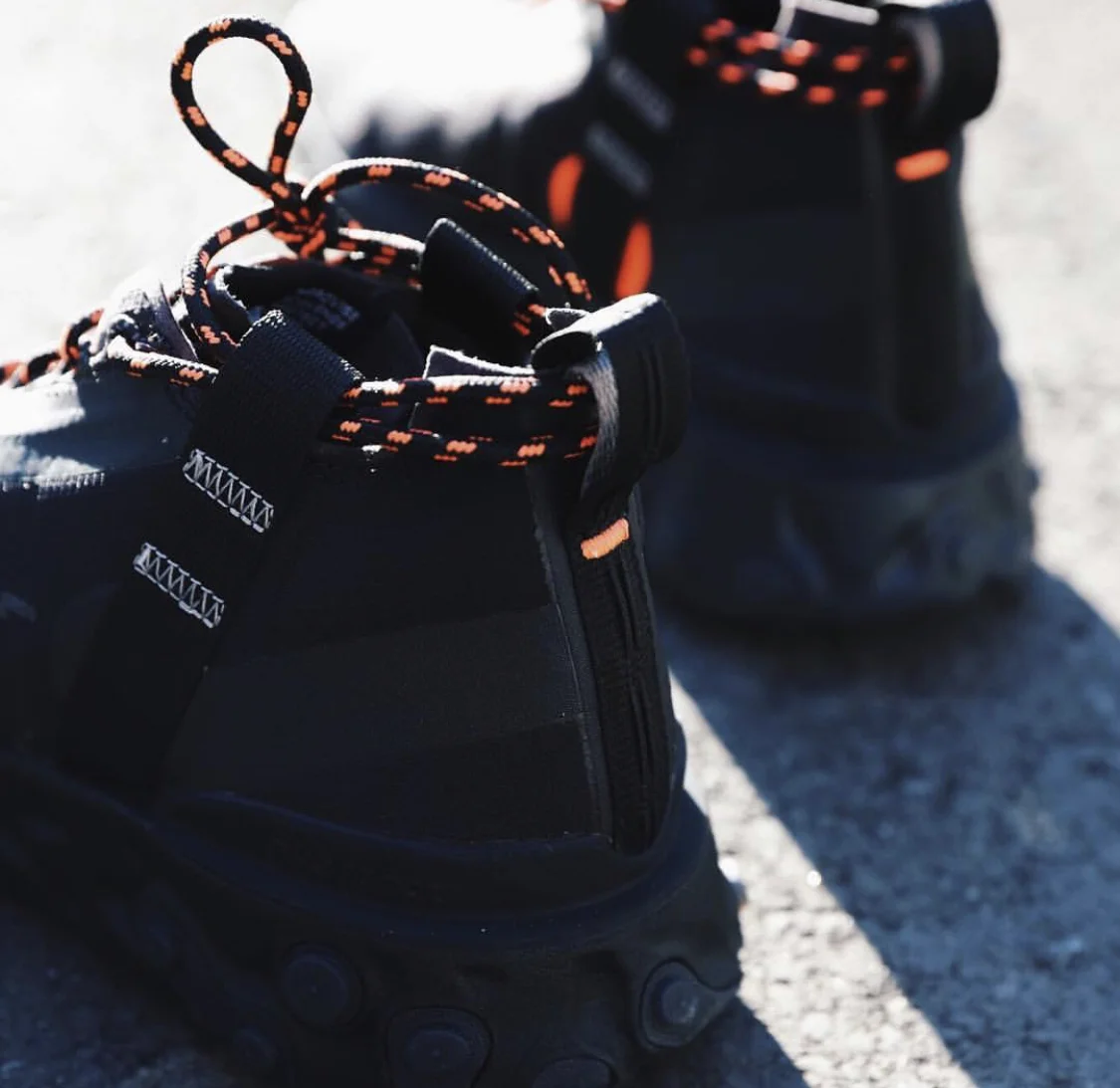 react runner mid wr ispa black