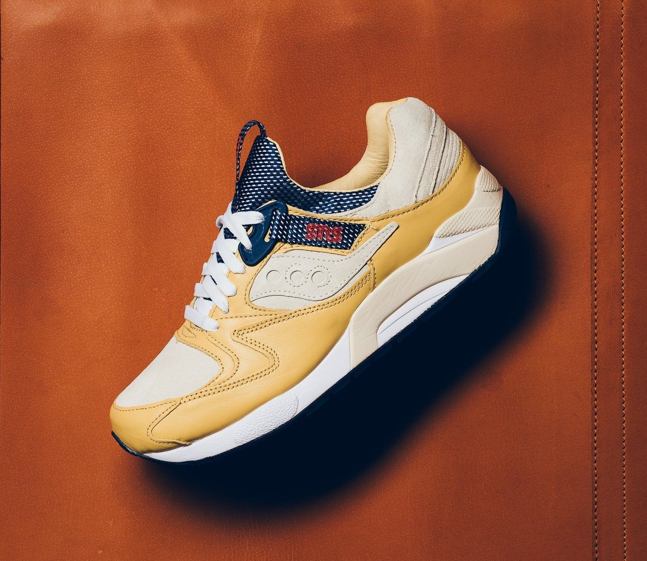 saucony grid 9000 x sns business class