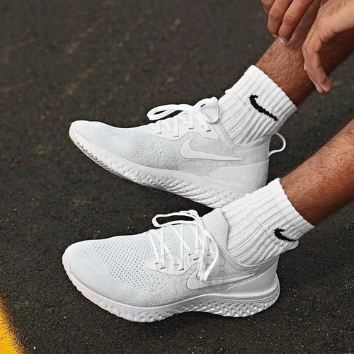 white nike flyknit react