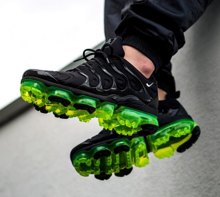 black and neon vapormax off 58% - www 