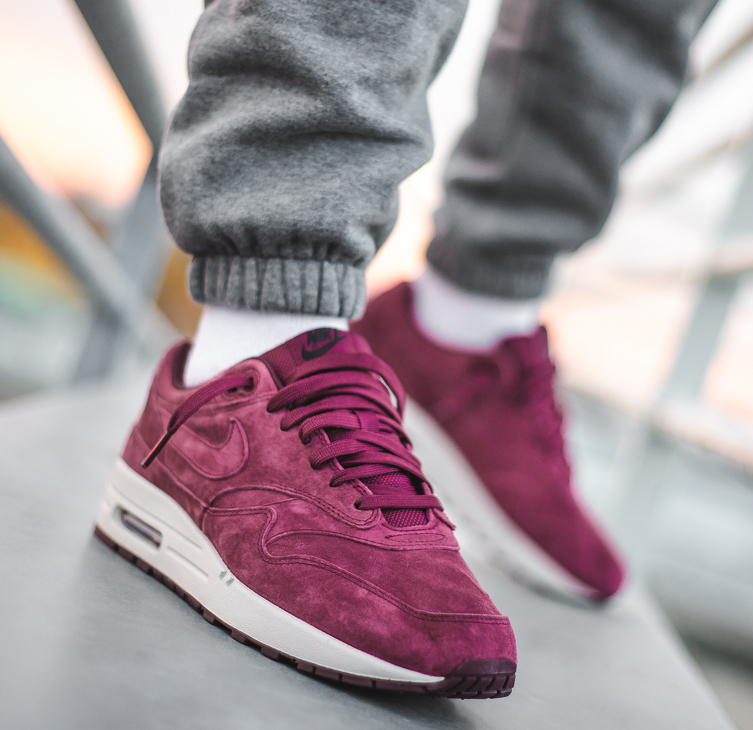 nike air max 1 bordeaux desert sand