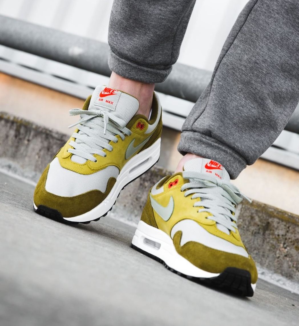 nike air max 1 green curry