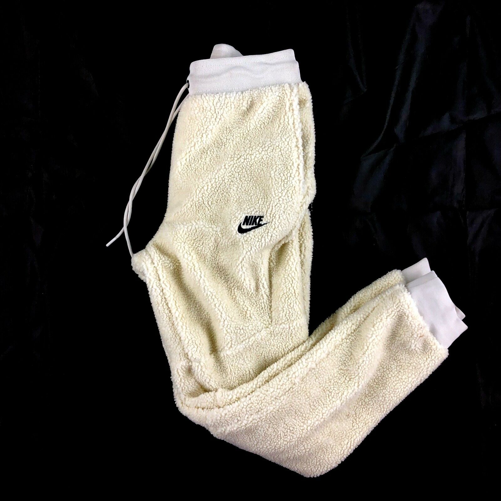 Nike-Tech-Fleece-Icon-Sherpa-Jogger-Pants-Light.jpg