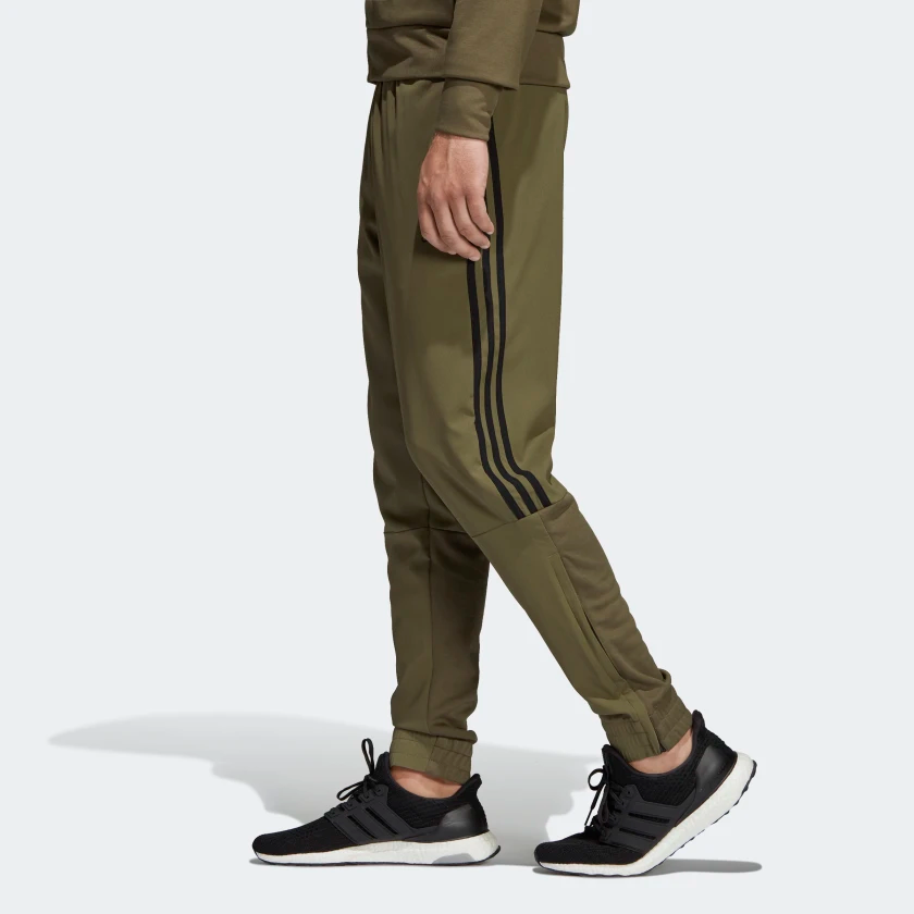 Sport_ID_Tiro_Woven_Pants_Green_DT9920_22_model.png